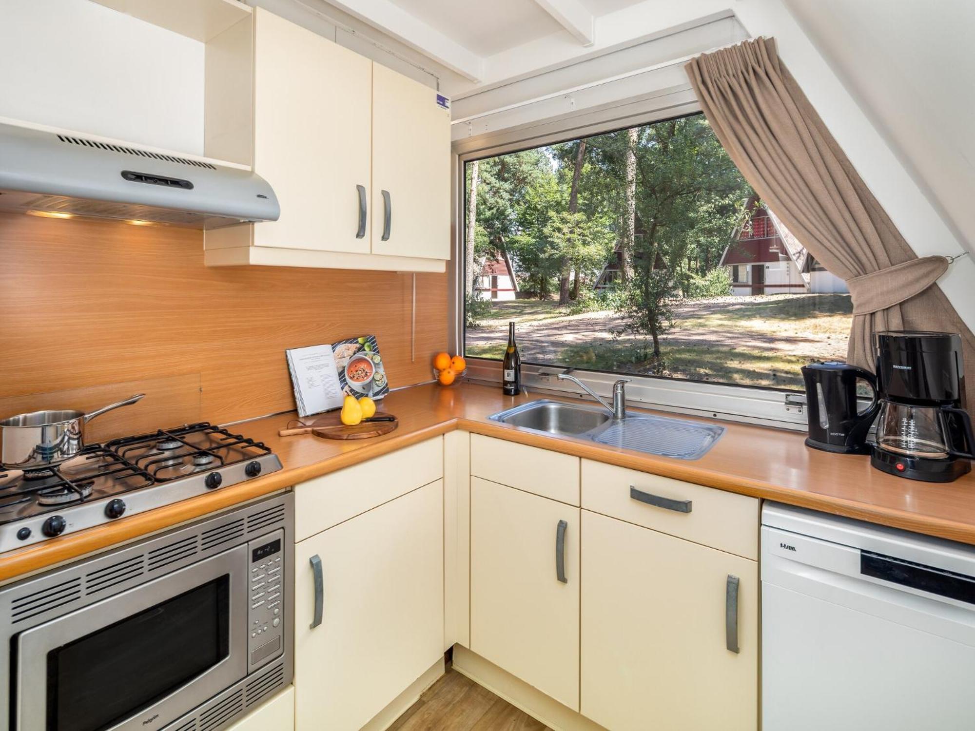 Restyled Bungalow With Dishwasher, In Natural Surroundings Mierlo Exterior photo