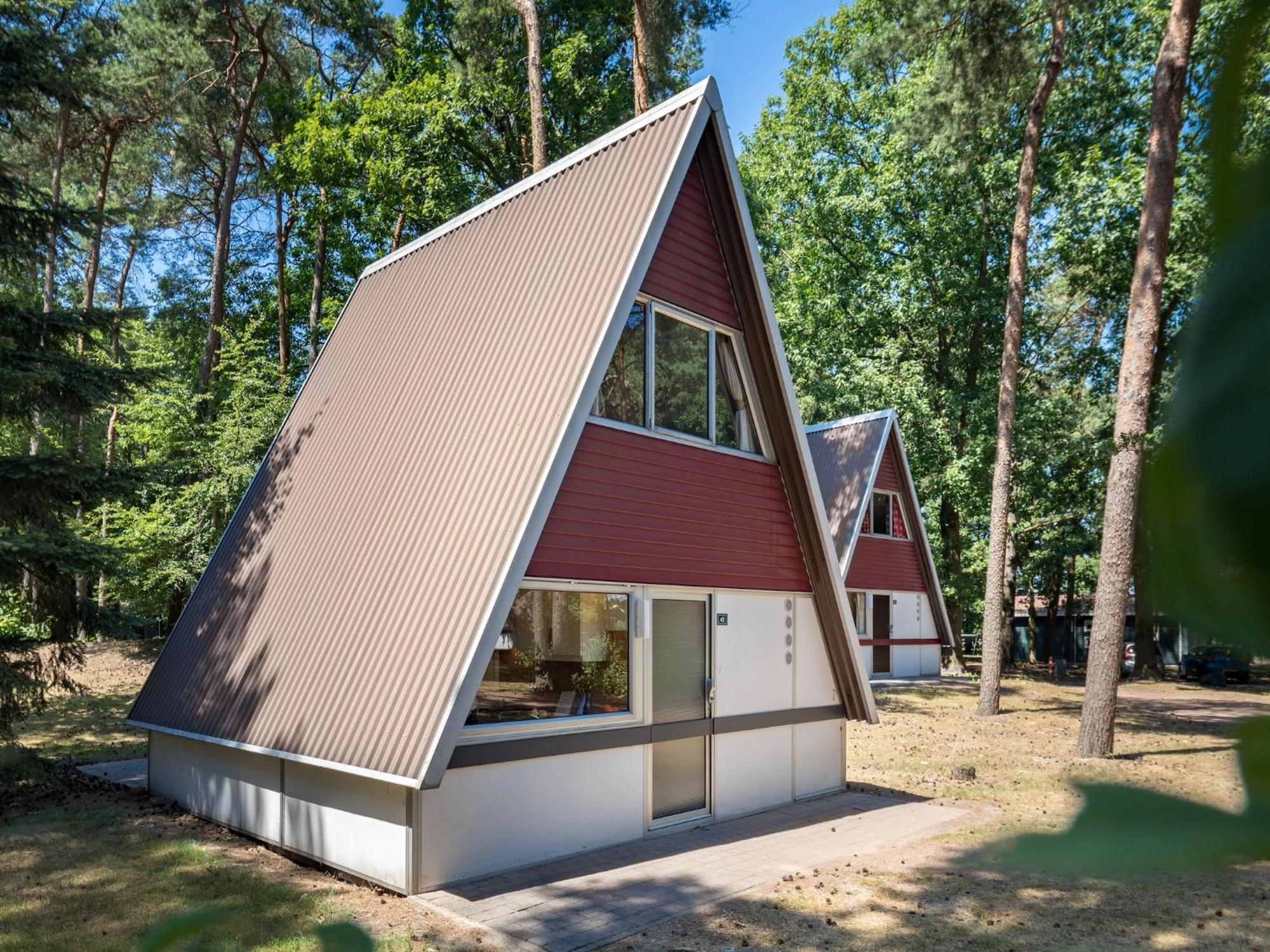 Restyled Bungalow With Dishwasher, In Natural Surroundings Mierlo Exterior photo