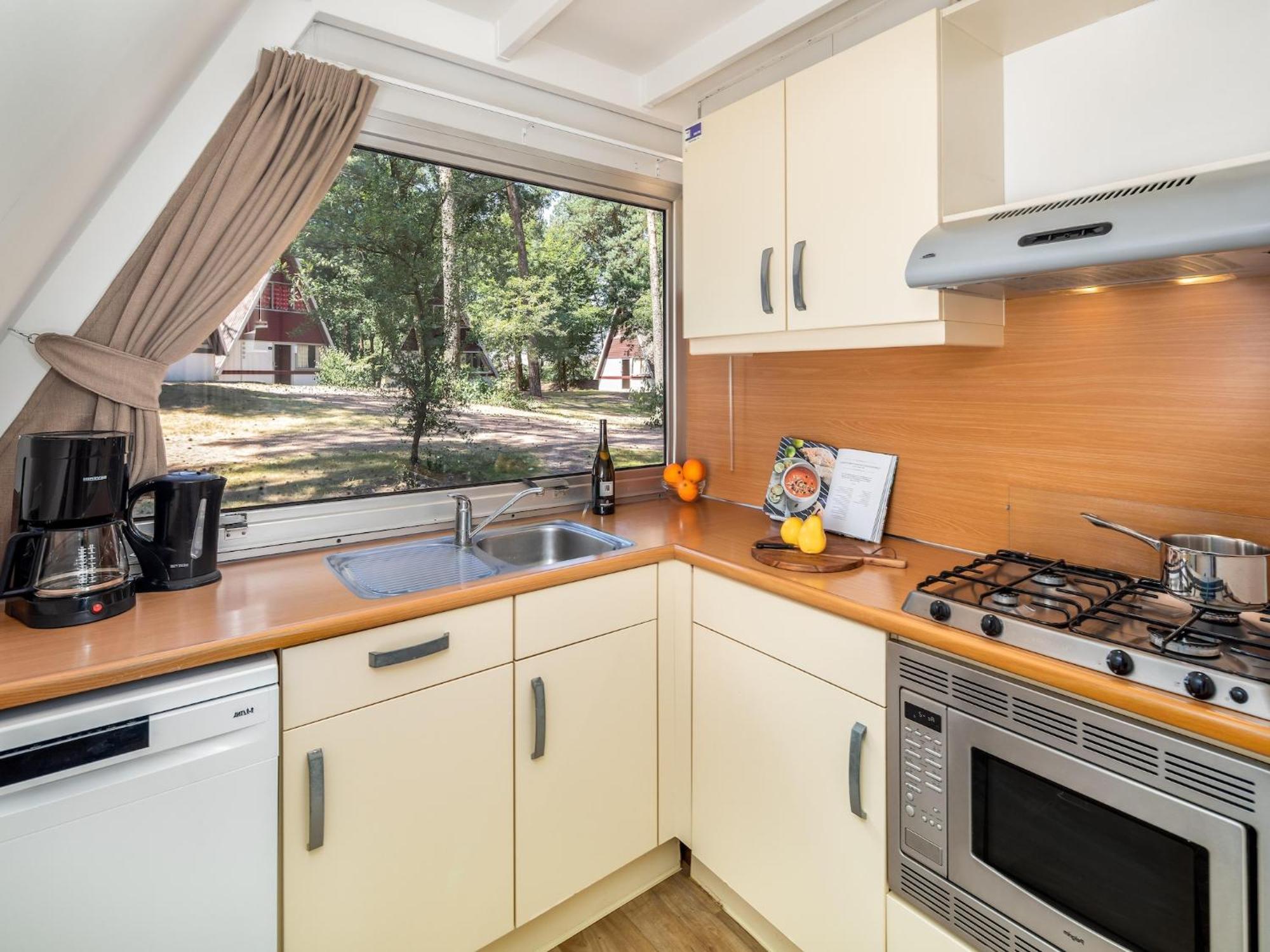 Restyled Bungalow With Dishwasher, In Natural Surroundings Mierlo Exterior photo